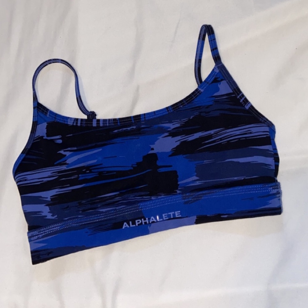 Alphalete sports bra
